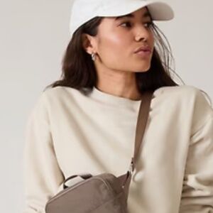 Athleta beige tunic zip pocket sweatshirt ,, Med.   CB2045